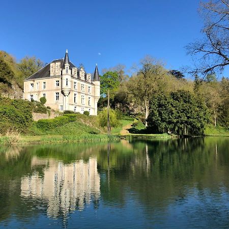 Chateau Des Loups - Les Cedres Bleus Echire Exterior photo