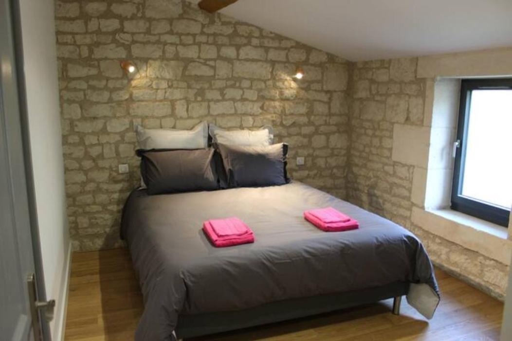 Chateau Des Loups - Les Cedres Bleus Echire Exterior photo