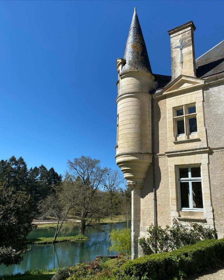 Chateau Des Loups - Les Cedres Bleus Echire Exterior photo