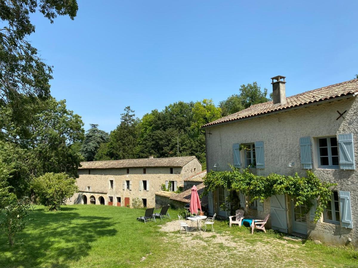 Chateau Des Loups - Les Cedres Bleus Echire Exterior photo